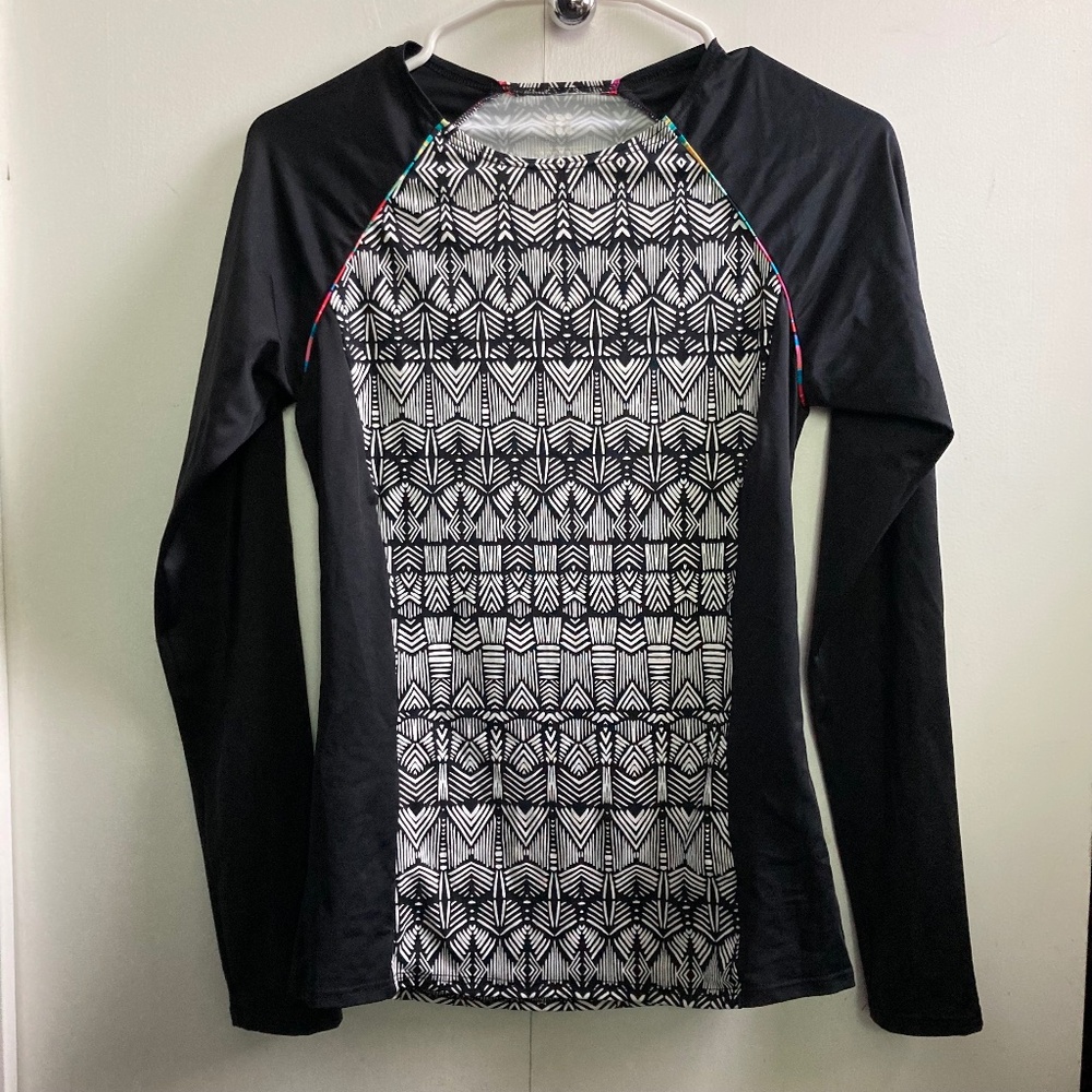 Title 9 Black & White Long Sleeve Rash Guard Swim Top Sz Med Snorkel Surf